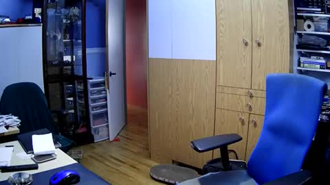 wanaBeYourToy online show from 12-04-24, 03:43