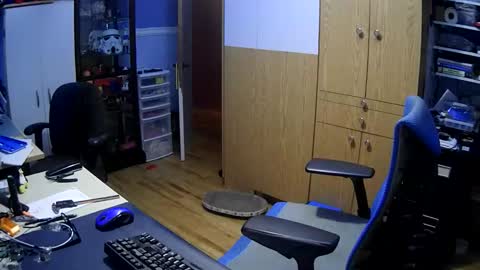 wanaBeYourToy online show from 12-16-25, 11:15