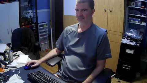 wanaBeYourToy online show from 12-19-25, 01:07