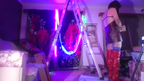 We Chat online show from 05-23-26, 02:32