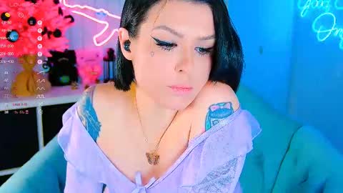 Snapshot of chaturkaterina chatting on 01-08-26, 01:08 Miss Harmony online show from 01-08-26, 01:08