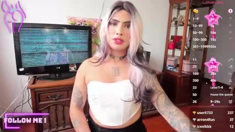 Sophie  online show from 02-05-25, 09:40