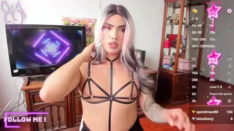 Sophie  online show from 02-06-25, 07:40