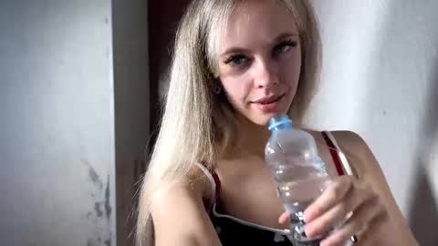 Milissa online show from 10-07-25, 03:53