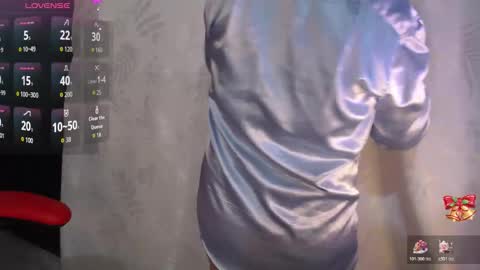 CHAYLA VICTORIA RUIZ  online show from 12-23-25, 10:35