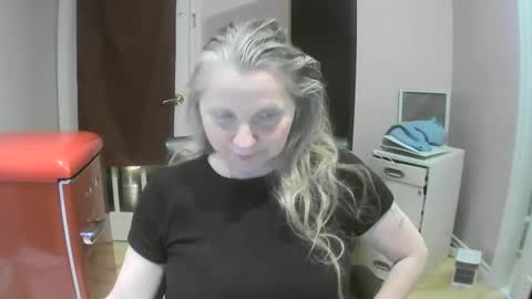 Snapshot of chealsiek chatting on 10-01-25, 11:44 chealsiek online show from 10-01-25, 11:44
