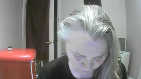 Snapshot of chealsiek chatting on 10-03-25, 01:02 chealsiek online show from 10-03-25, 01:02