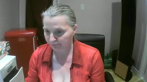 Snapshot of chealsiek chatting on 10-08-25, 11:24 chealsiek online show from 10-08-25, 11:24