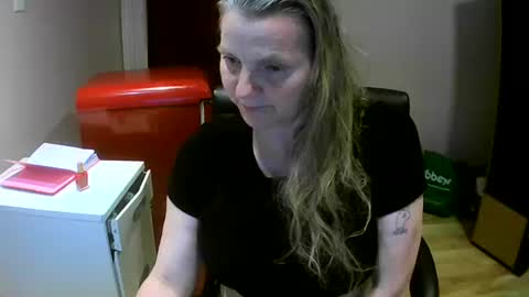 Snapshot of chealsiek chatting on 10-15-25, 07:14 chealsiek online show from 10-15-25, 07:14