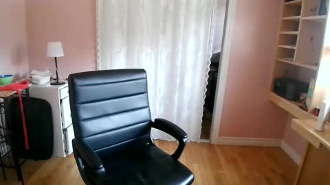 chealsiek online show from 04-24-26, 04:09