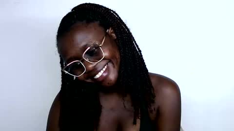 Snapshot of cheeky_charms chatting on 10-22-25, 09:47 cheeky_charms online show from 10-22-25, 09:47
