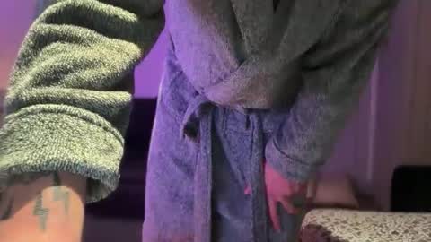 Cheekylondon online show from 09-24-25, 11:19