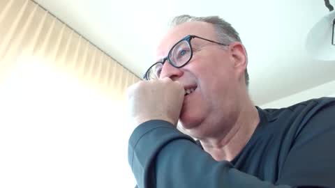 cheer2u online show from 03-18-26, 03:37