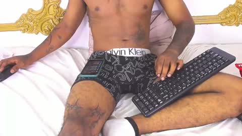 Snapshot of cheeto_333 chatting on 02-12-25, 10:03 Cheeto online show from 02-12-25, 10:03