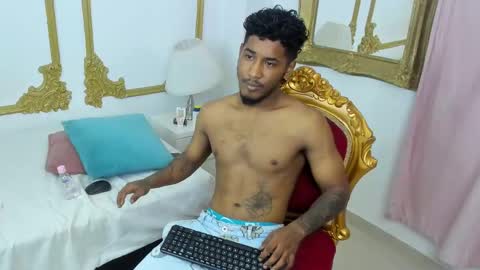 Snapshot of cheeto_333 chatting on 02-24-25, 04:49 Cheeto online show from 02-24-25, 04:49