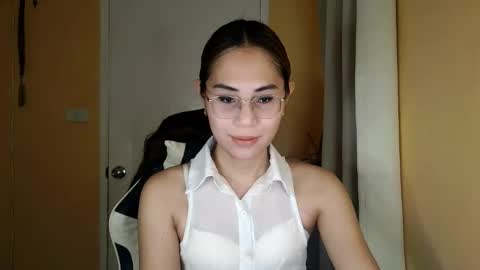 Snapshot of chelly4u69 chatting on 03-25-26, 11:55 chelly4u69 online show from 03-25-26, 11:55