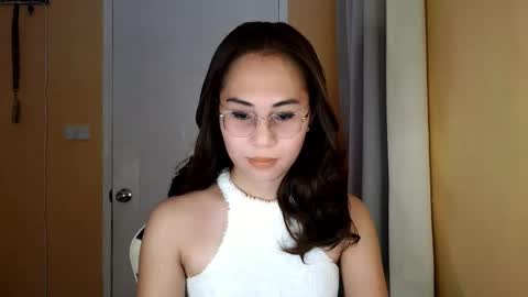 Snapshot of chelly4u69 chatting on 04-17-26, 02:14 chelly4u69 online show from 04-17-26, 02:14