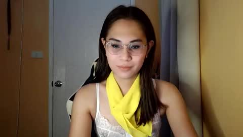 Snapshot of chelly4u69 chatting on 04-22-26, 10:33 chelly4u69 online show from 04-22-26, 10:33