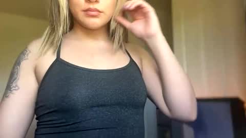 Snapshot of cherrieamaretto chatting on 01-16-26, 10:36 cherrieamaretto online show from 01-16-26, 10:36
