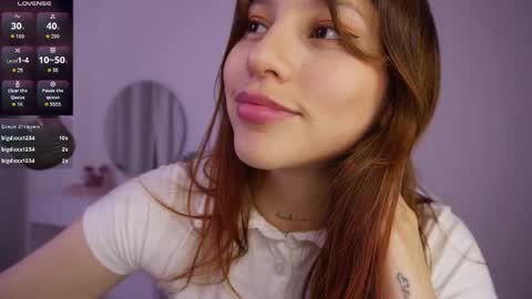 Snapshot of cherry__peach chatting on 10-17-25, 11:40 Holly online show from 10-17-25, 11:40