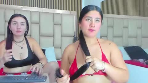 Snapshot of cherry_mew chatting on 09-12-25, 08:09 Cherry Mew and jean online show from 09-12-25, 08:09