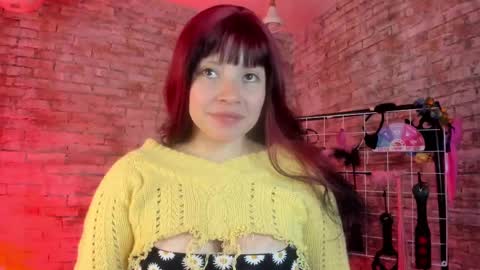 Snapshot of cherry_xoxx chatting on 09-27-25, 11:04     online show from 09-27-25, 11:04
