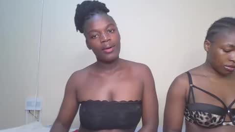 Snapshot of cherrye_bonny2 chatting on 04-12-26, 10:26 Cherry online show from 04-12-26, 10:26