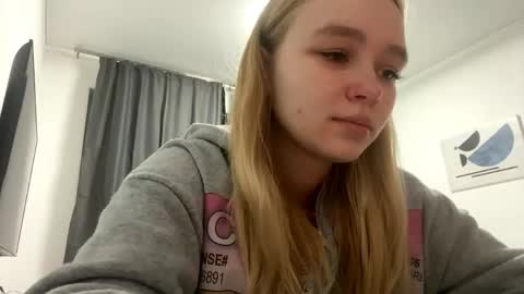 Snapshot of cherryleija chatting on 05-04-26, 04:25 Lei online show from 05-04-26, 04:25