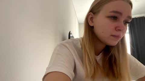 Snapshot of cherryleija chatting on 05-10-26, 09:25 Lei online show from 05-10-26, 09:25