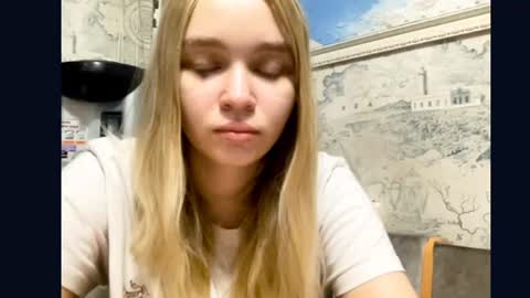 Snapshot of cherryleija chatting on 06-10-26, 05:23 Lei online show from 06-10-26, 05:23