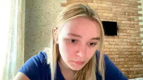 Snapshot of cherryleija chatting on 06-12-26, 11:31 Lei online show from 06-12-26, 11:31