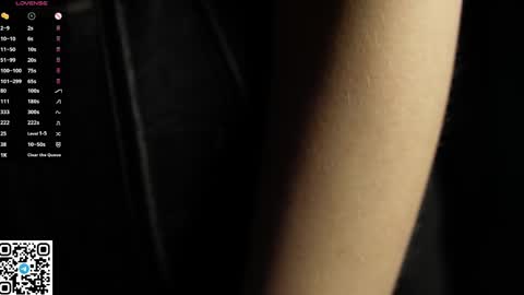 Snapshot of cherrymira chatting on 05-05-26, 05:54 Loise online show from 05-05-26, 05:54