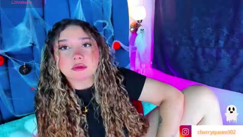 Snapshot of cherryyquen chatting on 10-17-25, 08:00 Cherry Queen online show from 10-17-25, 08:00