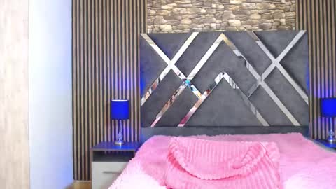 Cheryl online show from 11-26-25, 04:02