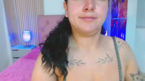 Snapshot of cheryl_hs chatting on 05-27-26, 04:42 Cheryl online show from 05-27-26, 04:42
