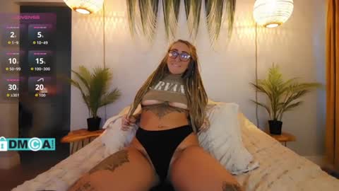 Snapshot of cheviblue chatting on 09-29-25, 01:27 Chevi Blue online show from 09-29-25, 01:27