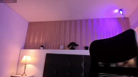 Snapshot of cheys_mast chatting on 06-10-26, 09:03 Cheys online show from 06-10-26, 09:03