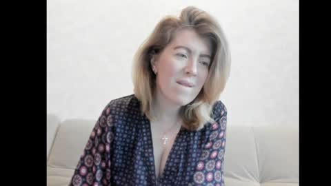 Snapshot of chicafortuna chatting on 12-08-24, 06:01 NBFG online show from 12-08-24, 06:01