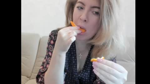 Snapshot of chicafortuna chatting on 02-15-25, 02:58 NBFG online show from 02-15-25, 02:58