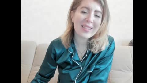 Snapshot of chicafortuna chatting on 03-11-25, 02:54 NBFG online show from 03-11-25, 02:54