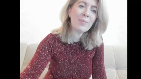 Snapshot of chicafortuna chatting on 10-11-25, 03:50 NBFG online show from 10-11-25, 03:50