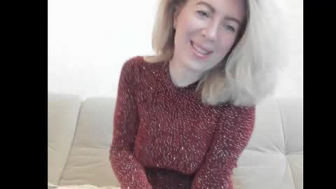 Snapshot of chicafortuna chatting on 10-14-25, 02:23 NBFG online show from 10-14-25, 02:23