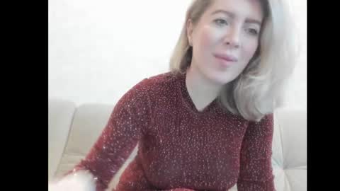 Snapshot of chicafortuna chatting on 10-27-25, 04:05 NBFG online show from 10-27-25, 04:05