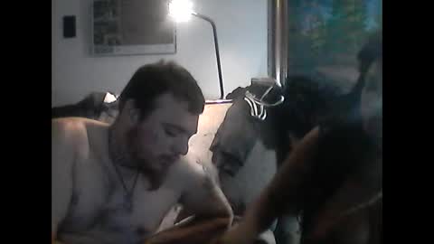 Mexican online show from 10-25-25, 04:57