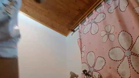 Snapshot of chicarita_fire chatting on 12-05-25, 01:25 Channel Fire online show from 12-05-25, 01:25