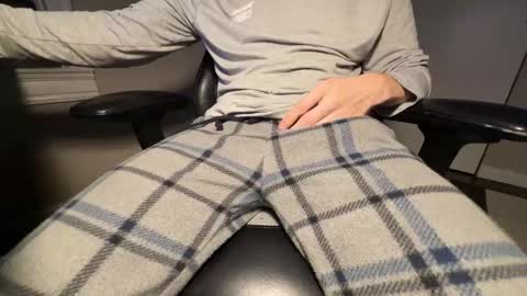 Snapshot of chiefgyro chatting on 11-13-25, 07:07 chiefgyro online show from 11-13-25, 07:07