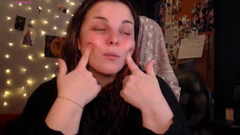 Snapshot of chill_saya chatting on 10-07-25, 05:26 Saya online show from 10-07-25, 05:26