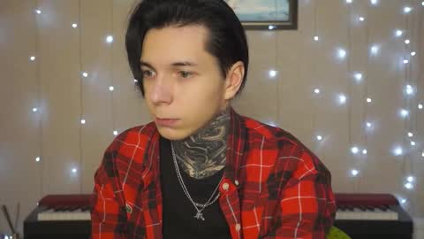 Snapshot of chillguy2k chatting on 12-08-24, 08:15 Rick online show from 12-08-24, 08:15