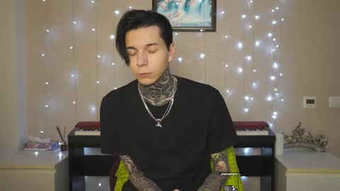 Snapshot of chillguy2k chatting on 12-08-24, 11:19 Rick online show from 12-08-24, 11:19