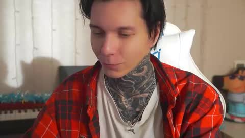 Snapshot of chillguy2k chatting on 01-06-25, 05:30 Rick online show from 01-06-25, 05:30